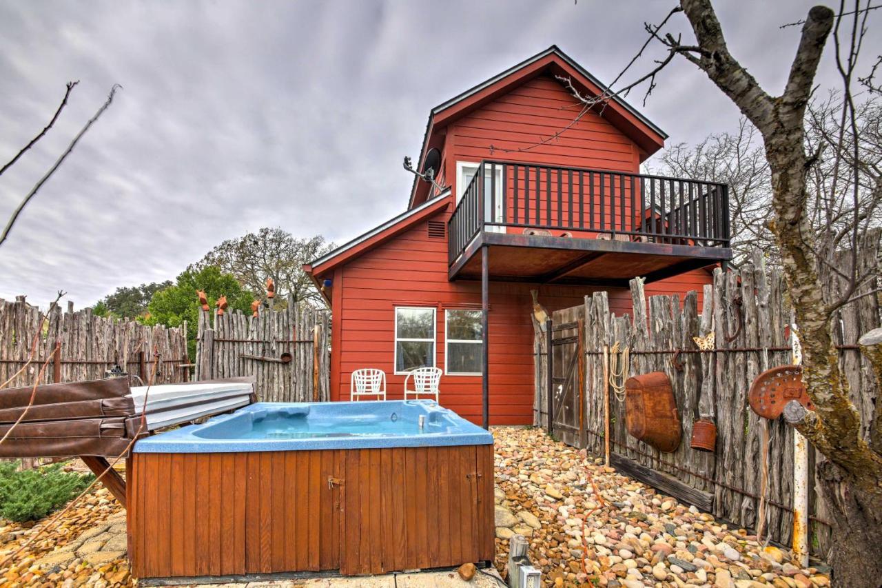Ark Bunkhouse Fredericksburg Hideaway With Hot Tub Βίλα Εξωτερικό φωτογραφία