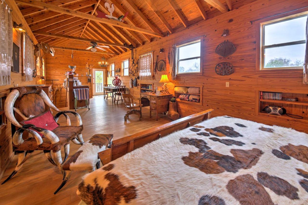 Ark Bunkhouse Fredericksburg Hideaway With Hot Tub Βίλα Εξωτερικό φωτογραφία