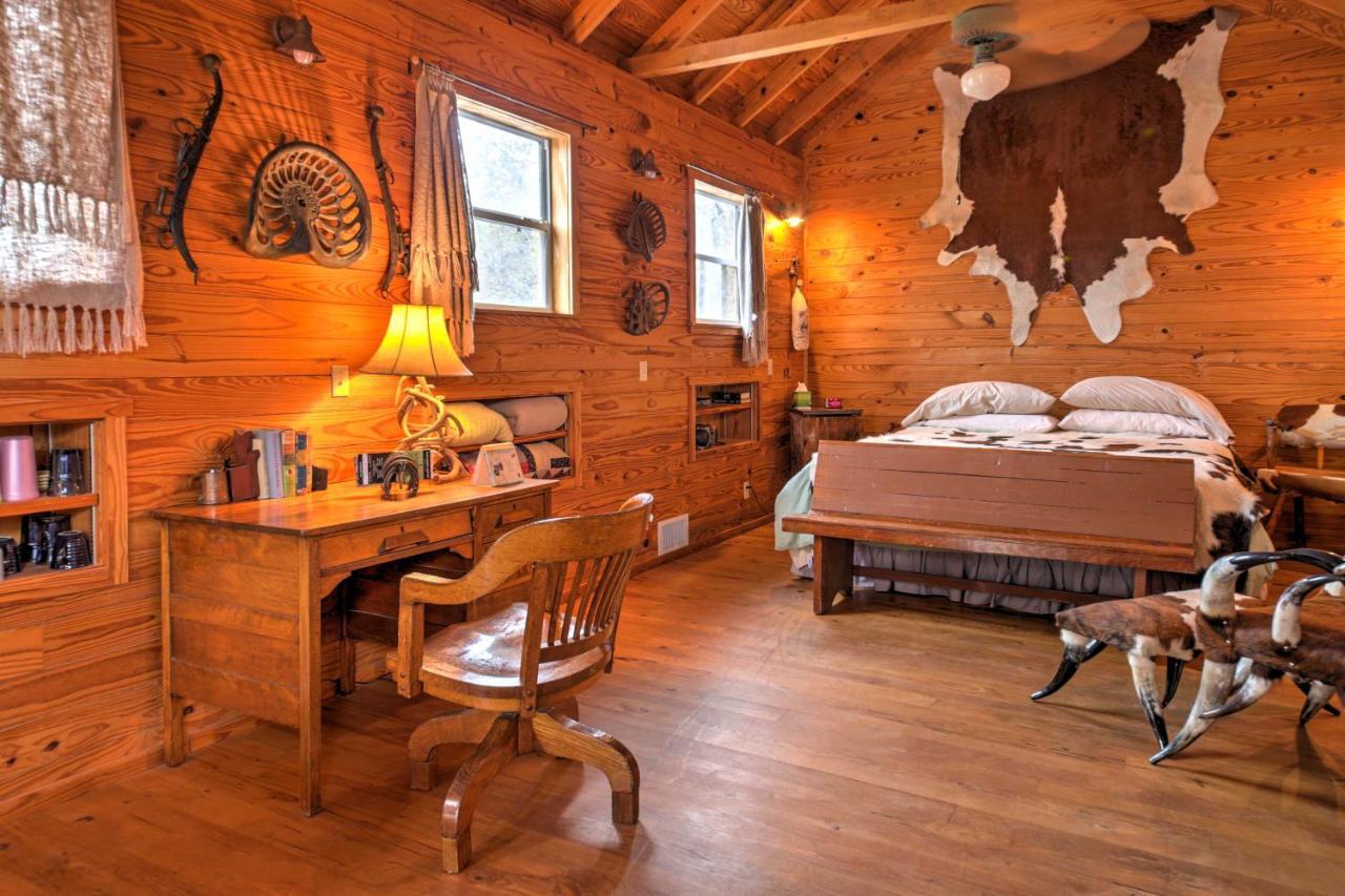 Ark Bunkhouse Fredericksburg Hideaway With Hot Tub Βίλα Εξωτερικό φωτογραφία