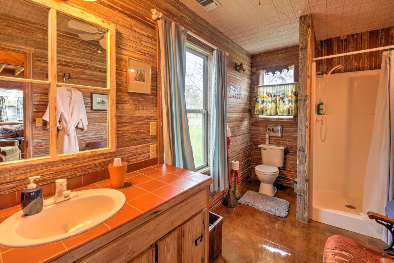Ark Bunkhouse Fredericksburg Hideaway With Hot Tub Βίλα Εξωτερικό φωτογραφία
